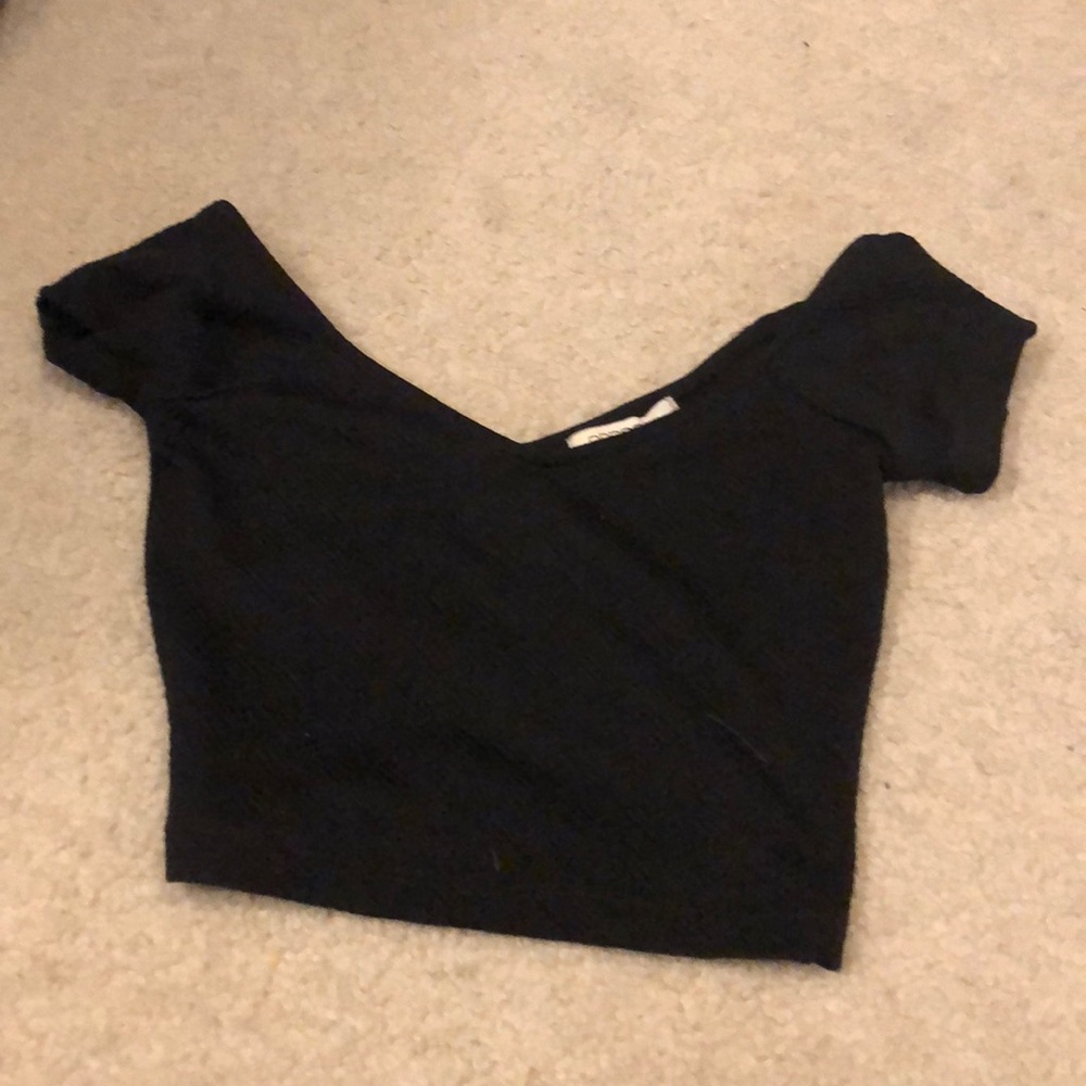 black cropped shirt!!